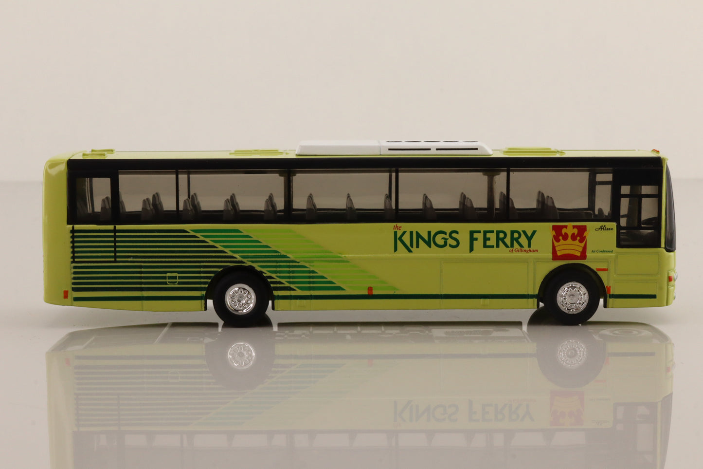 42722 - Van Hool Alizee, The Kings Ferry