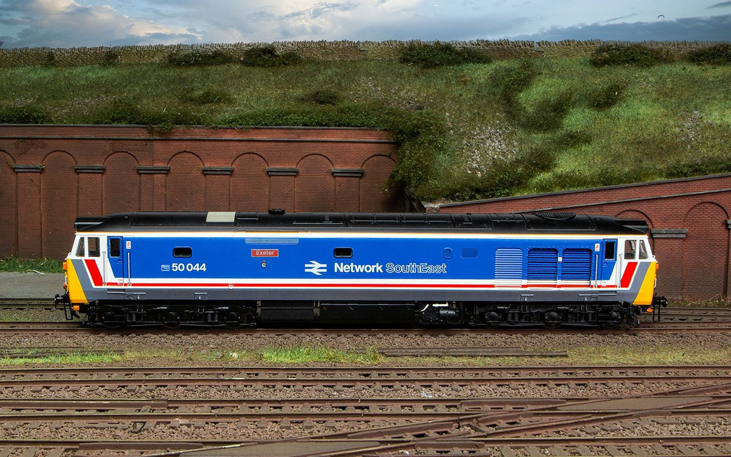R30153 - BR, Class 50, Co-Co, 50044 'Exeter' - Era 7
