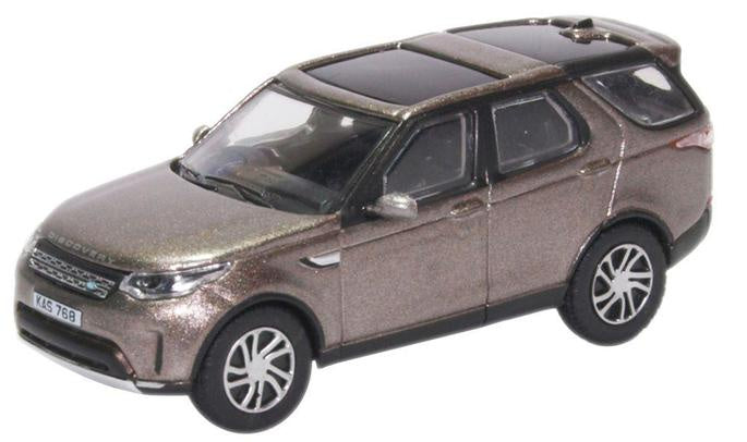 76DIS5001 - Land Rover Discovery 5 HSE LUX Silicon Silver