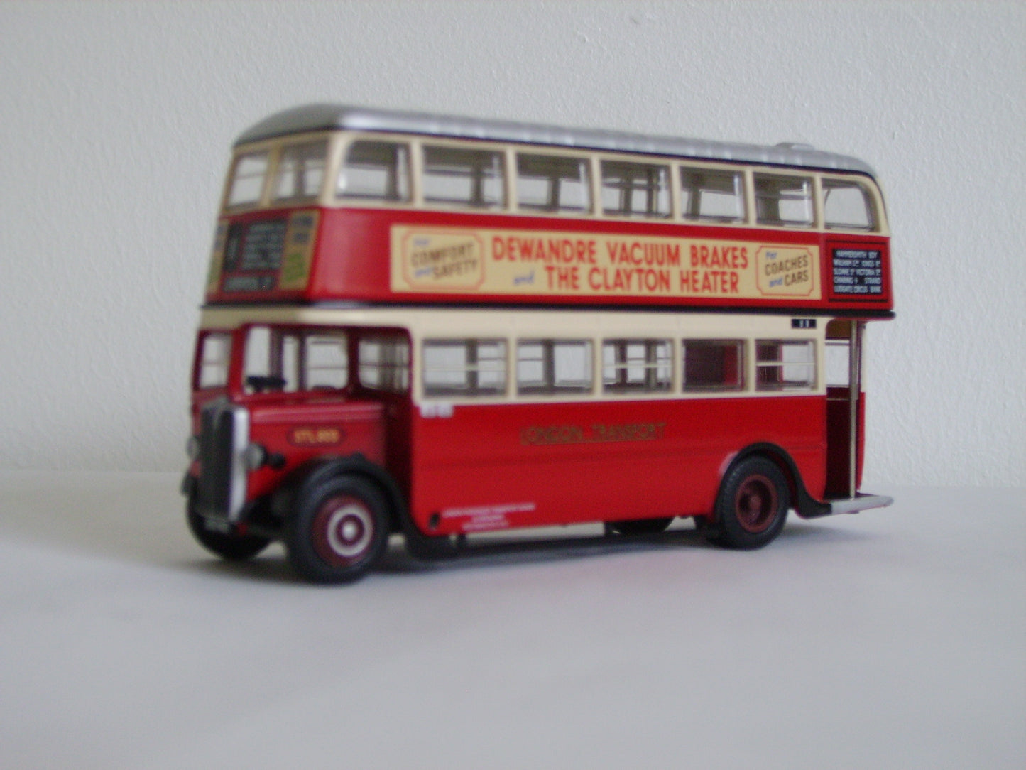 27701 AEC STL "London Transport" 11