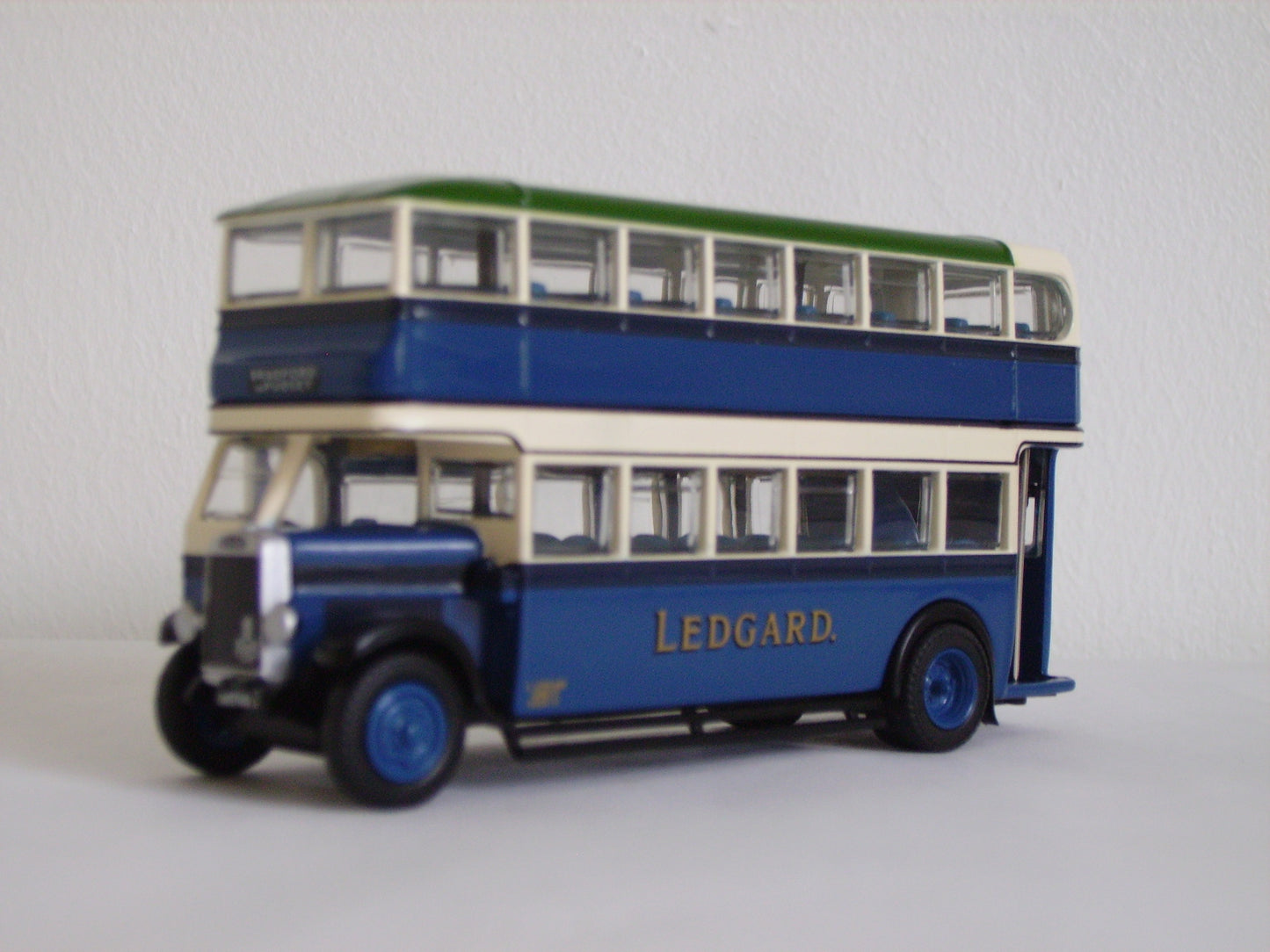 27309 Leyland TD1 Closed "Samuel Ledgard"